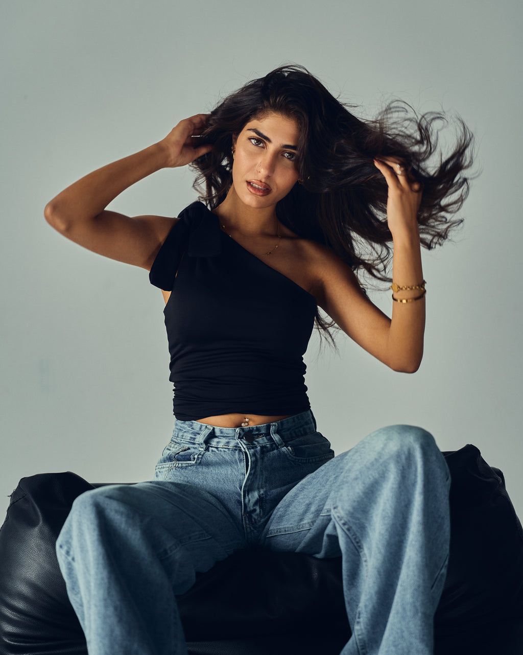 the bow top in noir